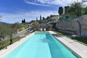 Apt in villa con sauna, piscina e campo da sport